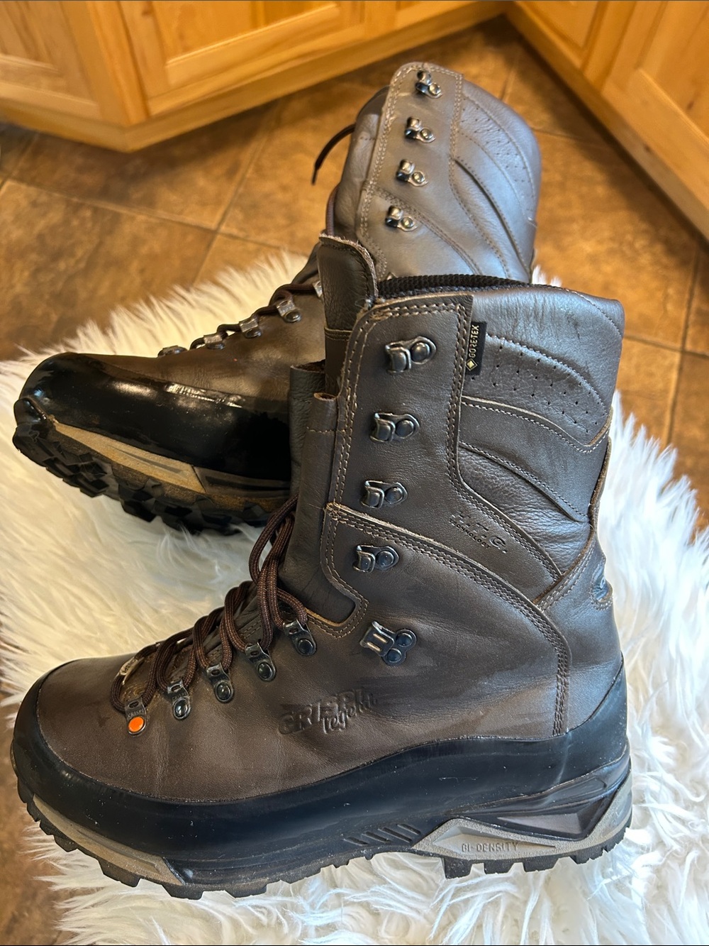 Men's CRISPI legend Brown Waterproof Leather Hiking Boots Made in Italy 11.5EE.